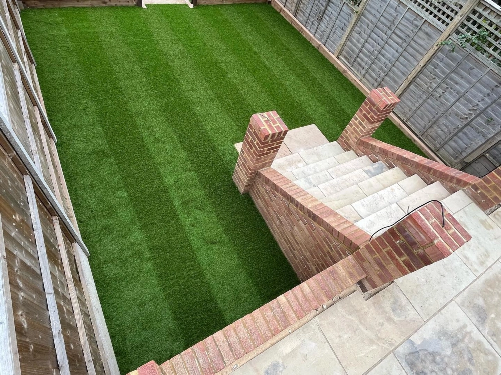 Thi công cỏ nhân tạo sân vườn chuyên nghiệp tại biệt thự