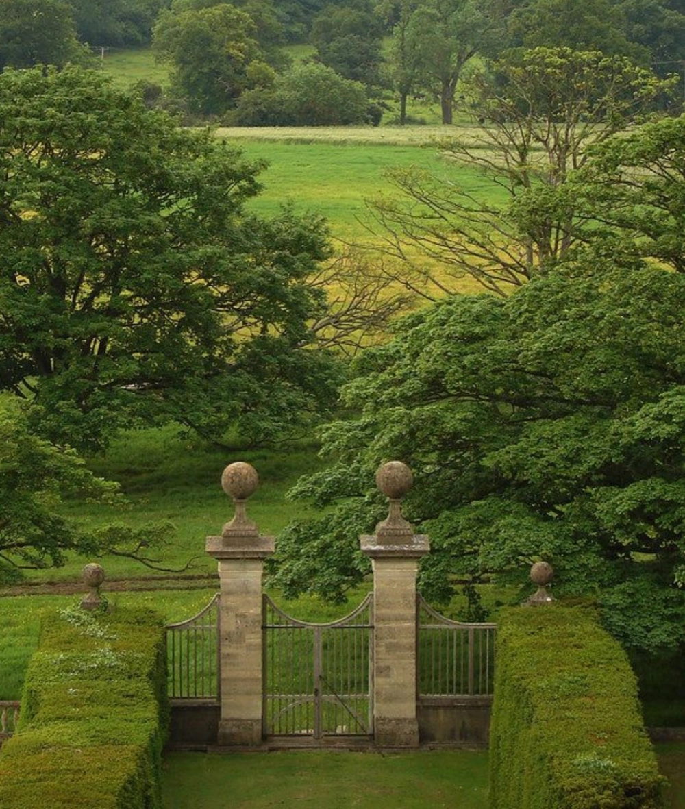 Cổng nhà vườn cấp 4 đơn giản nhưng không kém phần thu hút