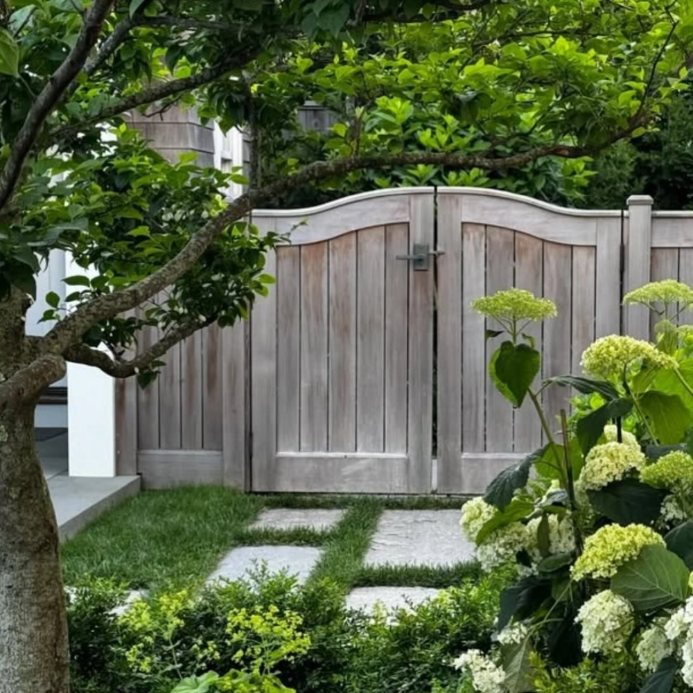 Thiết kế cổng nhà vườn bằng tre độc đáo và thân thiện môi trường