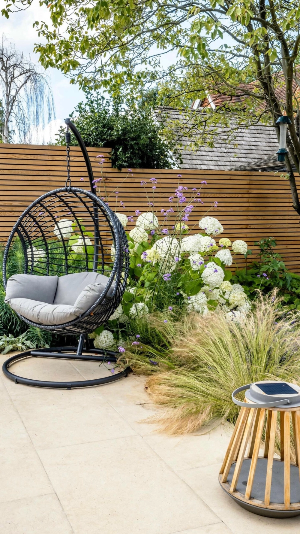 Mẫu đá tự nhiên lát sân vườn chống trơn trượt và bền bỉ