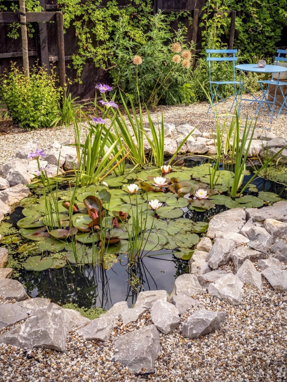 Đá ong xám lát sân vườn lỗ nhỏ độc đáo