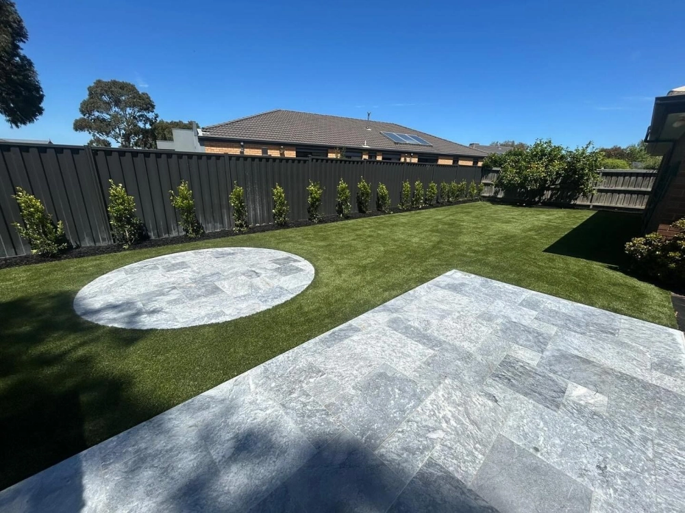 Hướng dẫn cách lát gạch sân vườn đẹp và đúng kỹ thuật