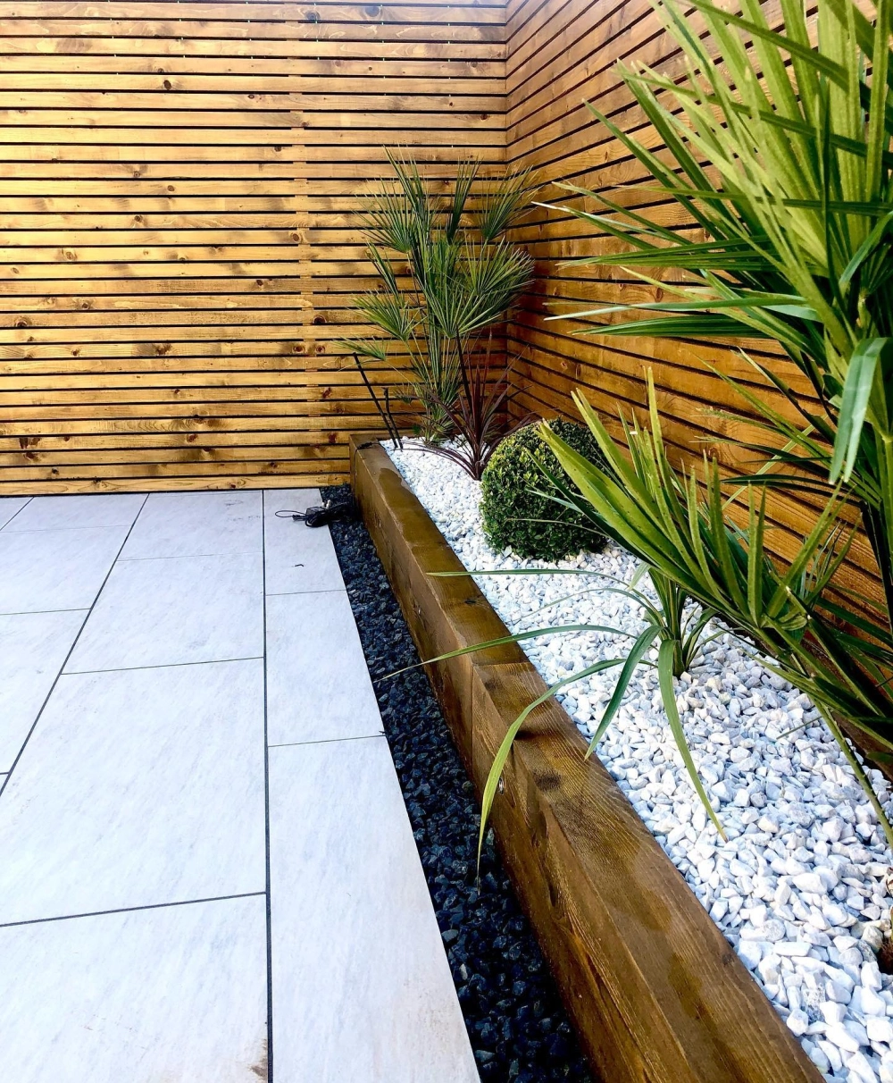 Cách phối màu cho thiết kế hàng rào sân vườn hiện đại