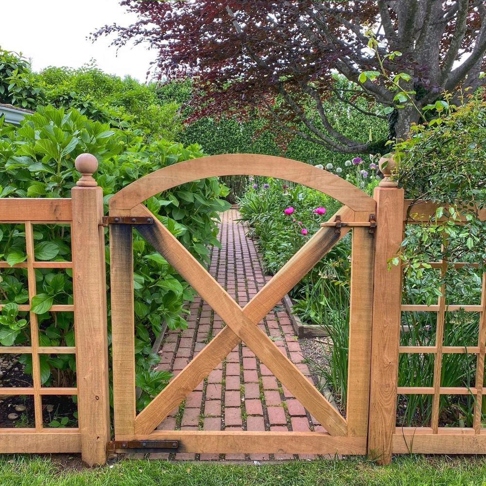 Xu hướng hàng rào sân vườn trồng cây xanh tạo không gian mở