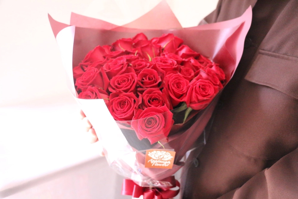 Nụ hoa hồng e ấp báo hiệu vẻ đẹp sắp nở