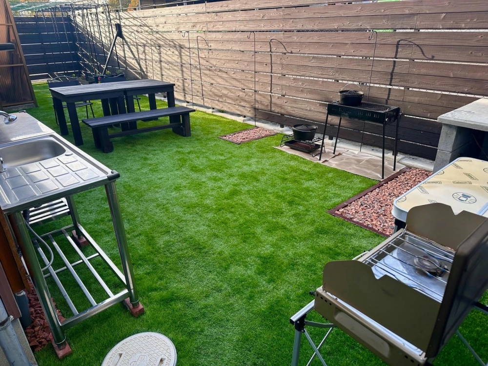 Bồn rửa tay khu vực BBQ bằng đá tự nhiên cao cấp