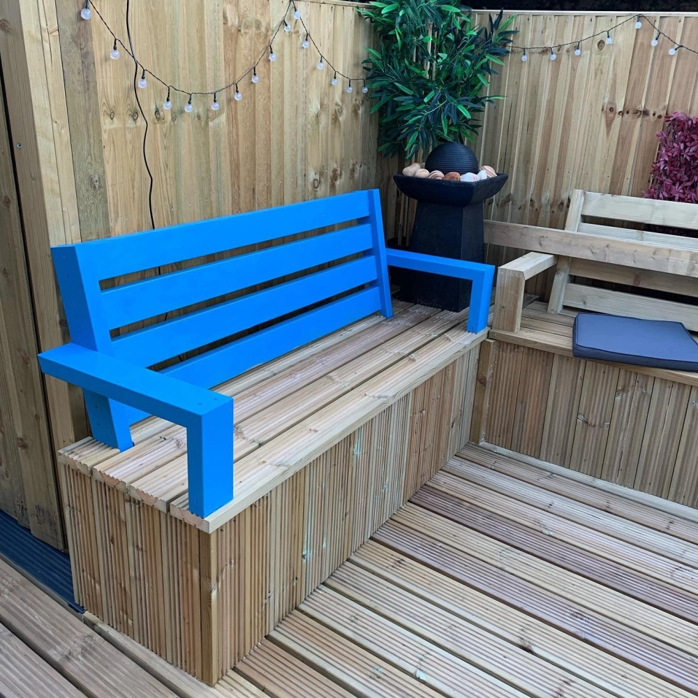 Sàn gỗ sân vườn hồ bơi phối hợp với ghế nằm thư giãn