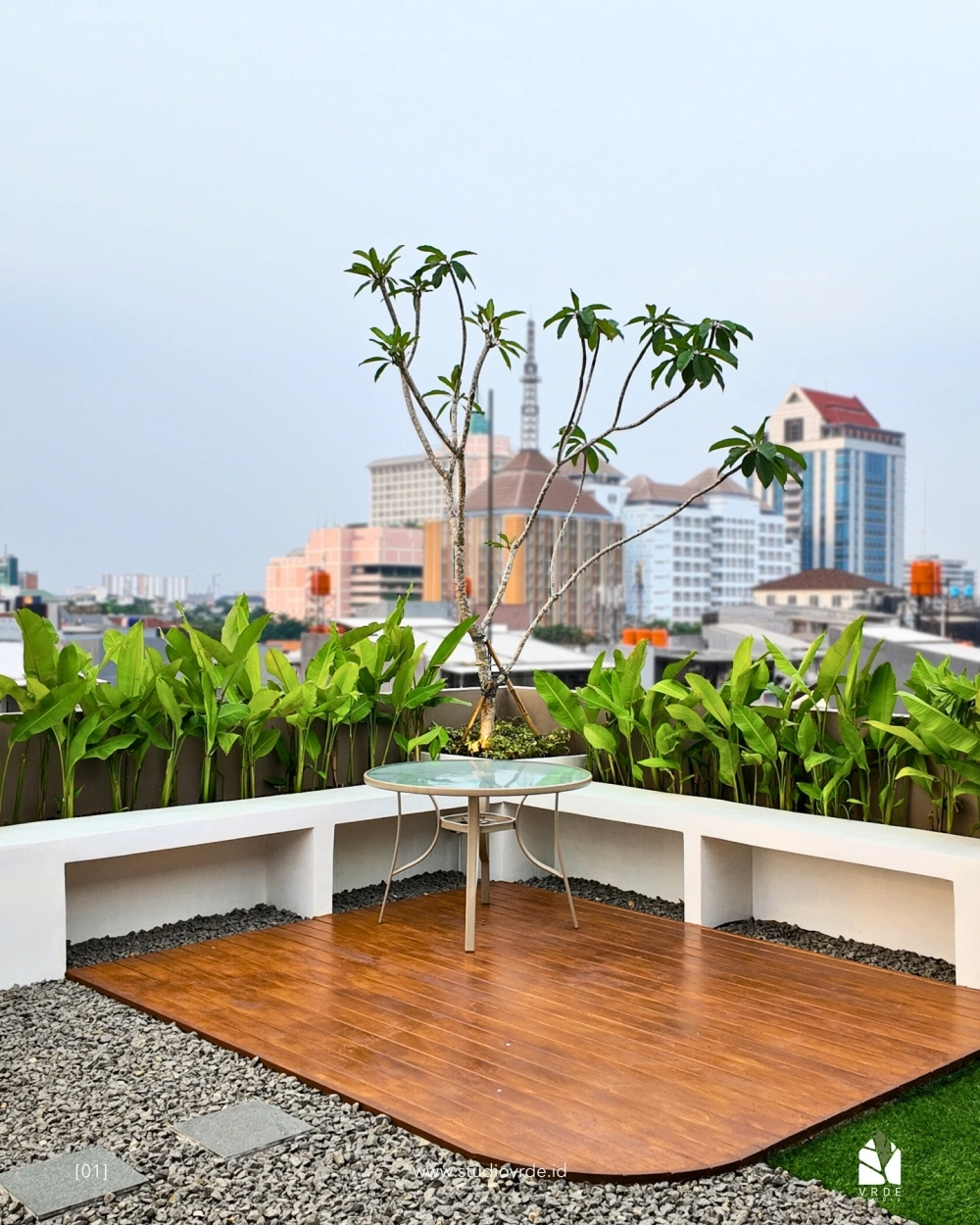 Không gian quán cafe sân thượng đẹp phong cách tối giản