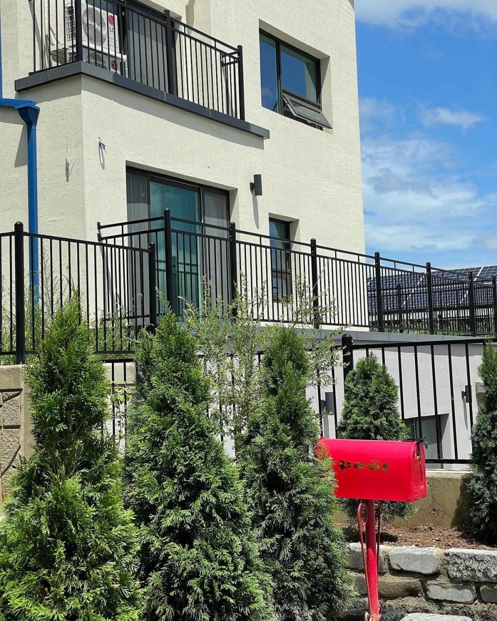 Sân vườn nhà phố diện tích nhỏ xanh mát