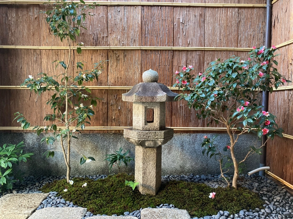 Lối đi sân vườn nhật bản lát đá tự nhiên tinh tế