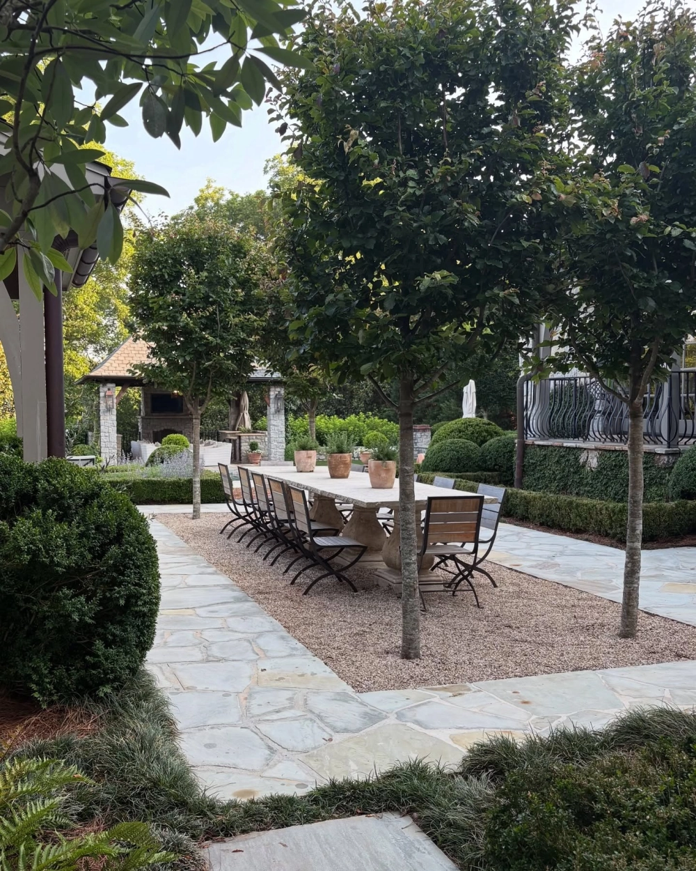 Vẻ đẹp lãng mạn của sân vườn kiểu Pháp với lối kiến trúc tinh tế