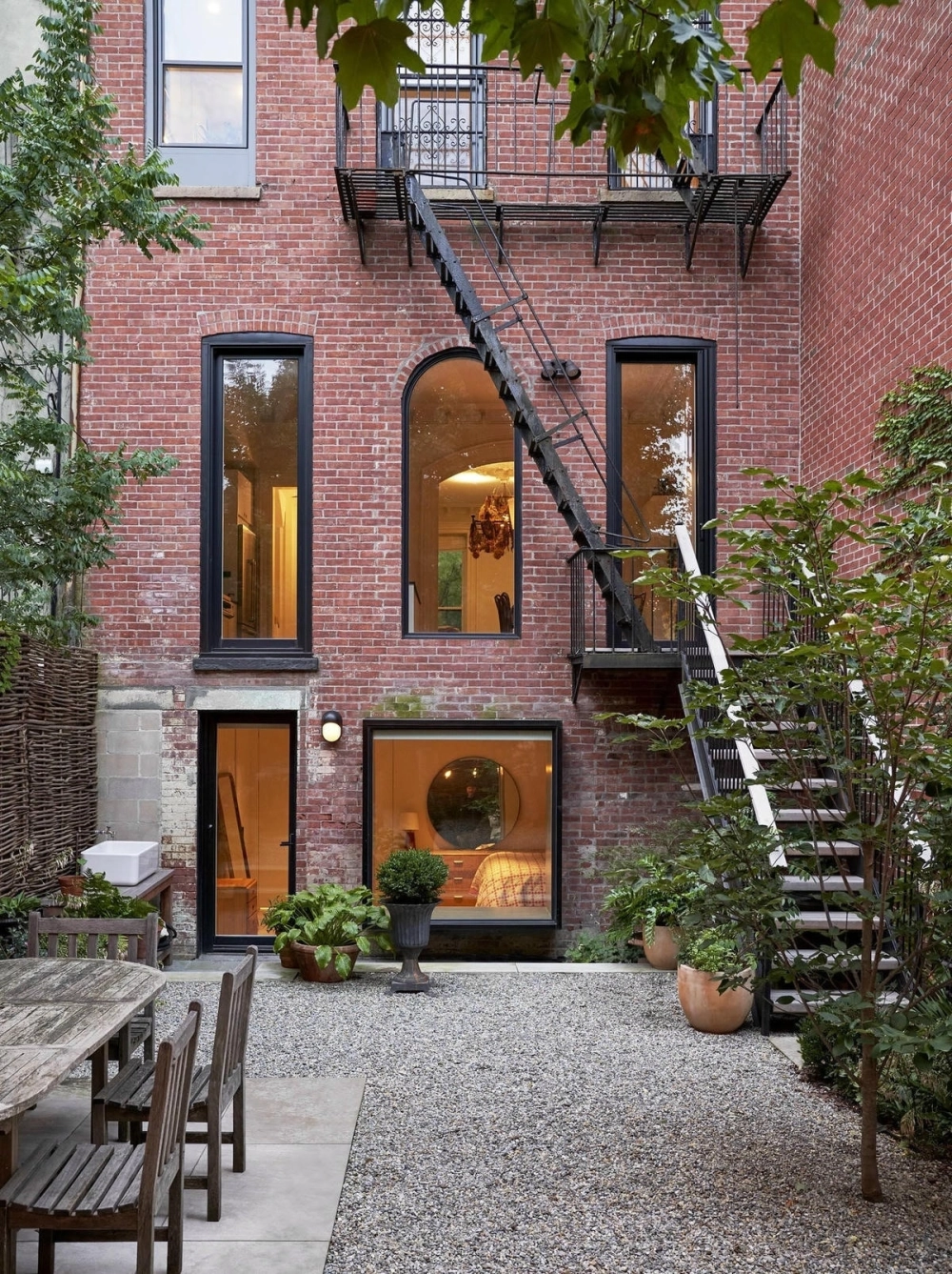 Tham khảo giá sỏi trang trí sân vườn cho các dự án cảnh quan