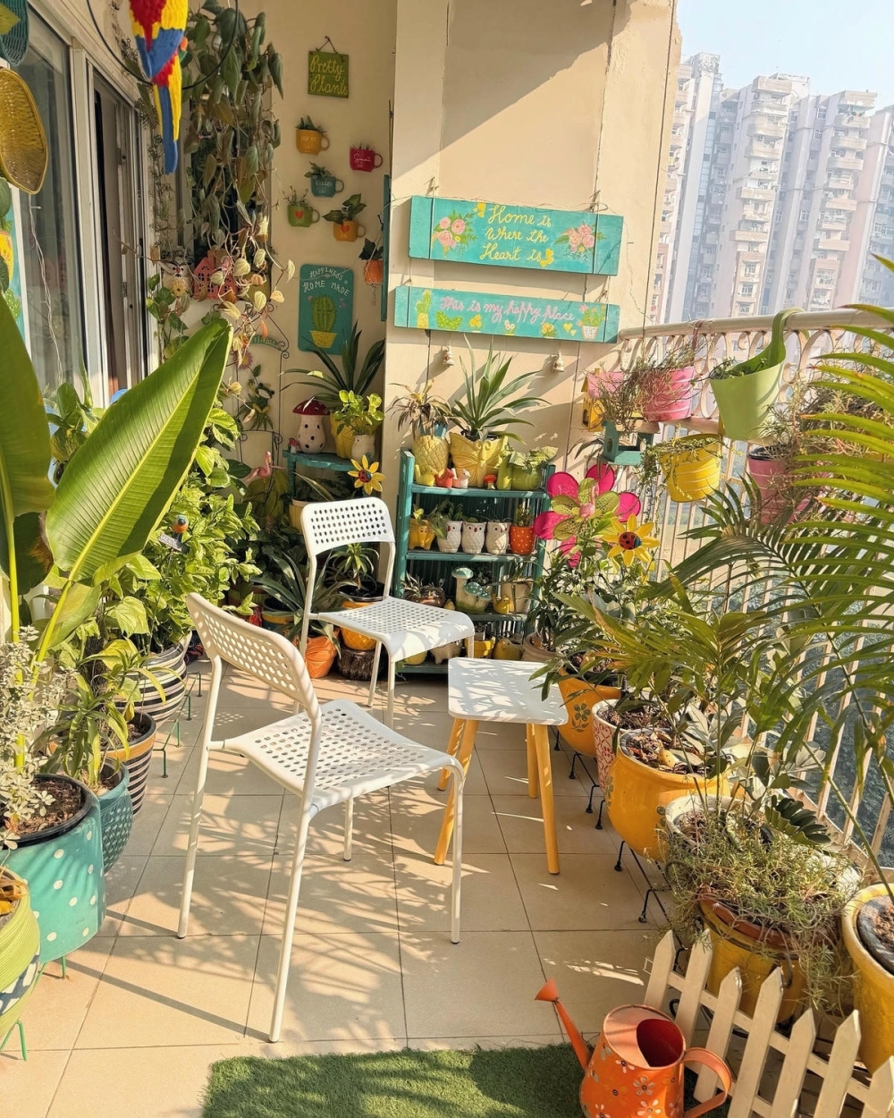 Tường cây giả ban công chung cư giải pháp cho người bận rộn