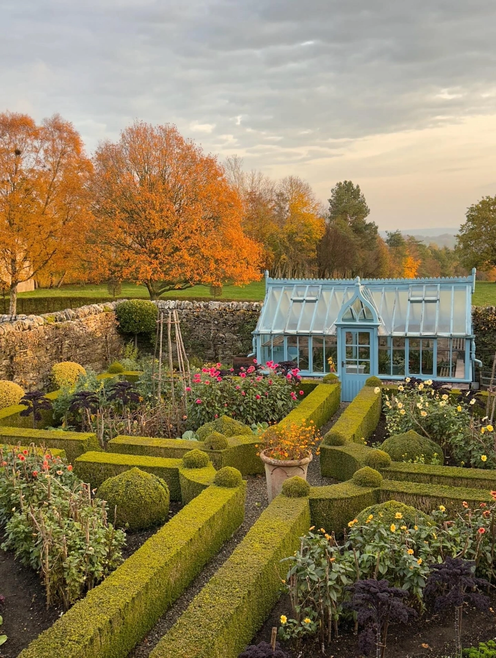 Cách làm đất trồng rau sạch tại nhà tơi xốp và giàu dinh dưỡng