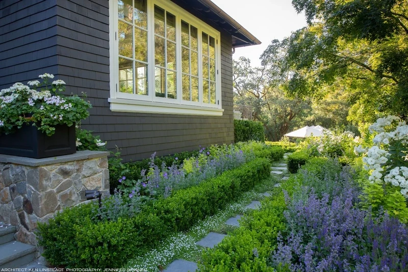 Hoàng gia đẳng cấp thiết kế sân vườn cổ điển phong cách hoàng gia